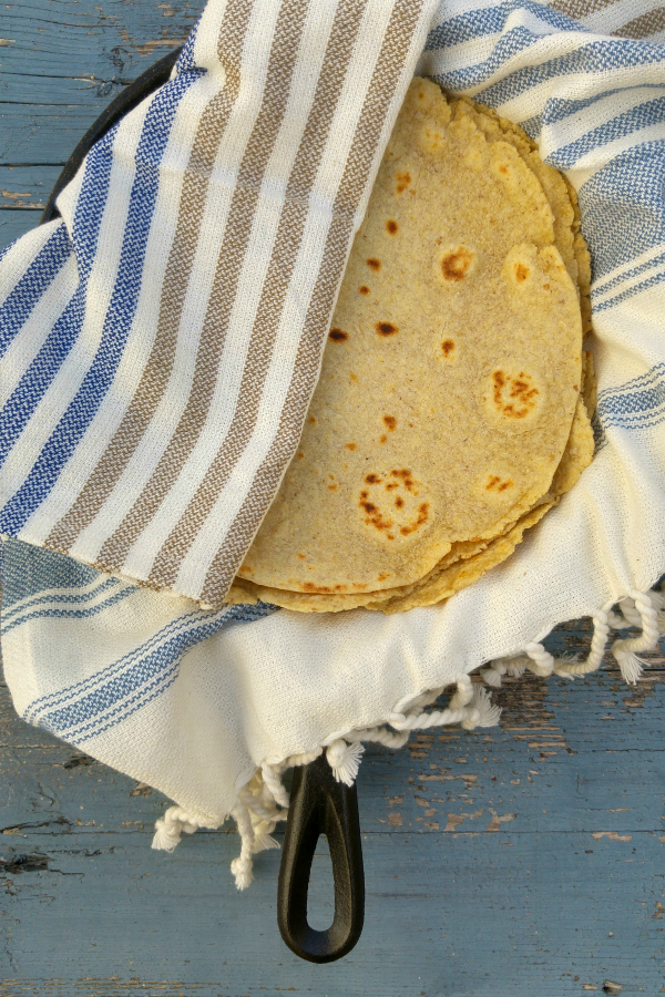 Suggr and some Salt tortillas caseras de avena y maíz