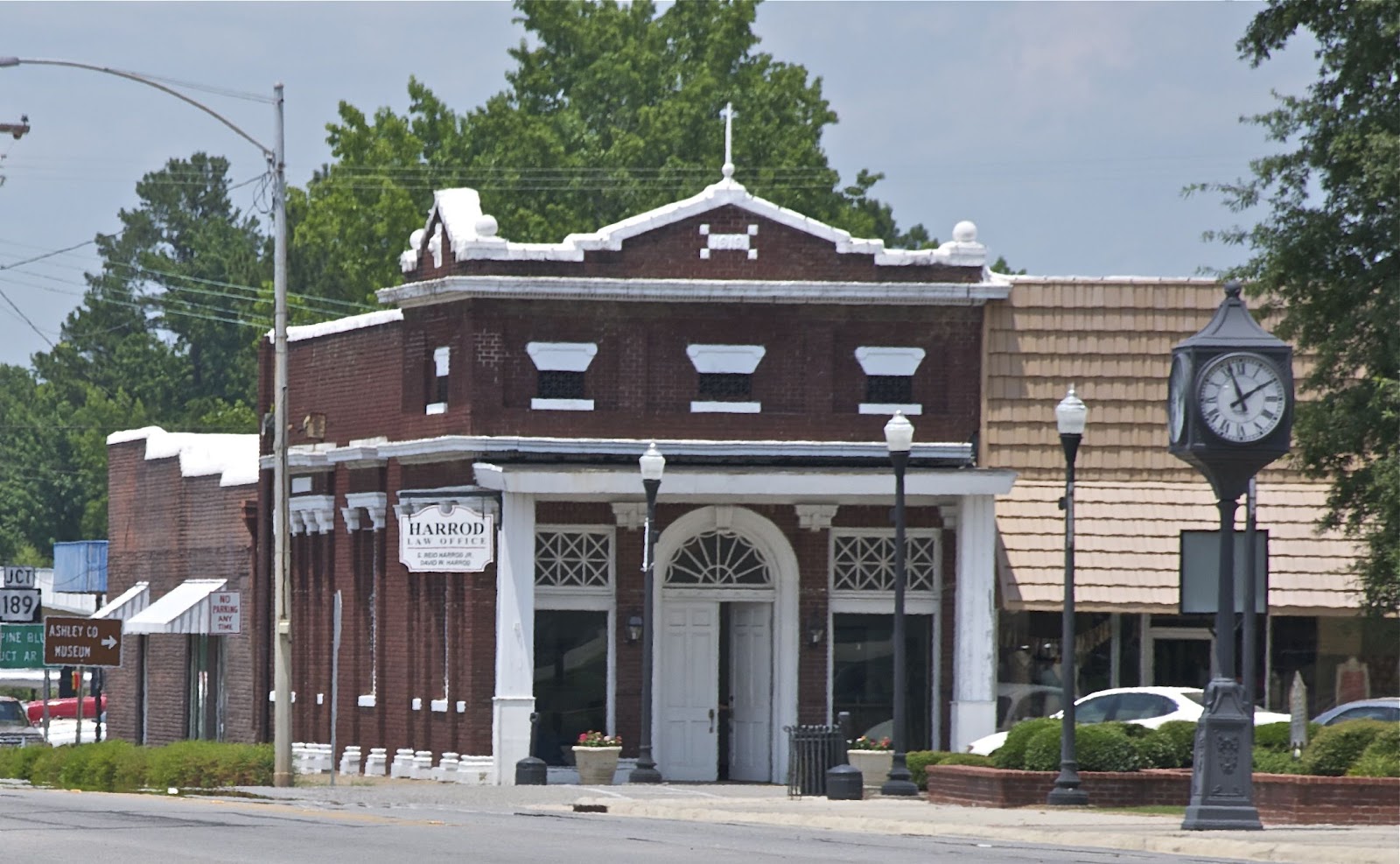 Suzassippi's Lottabusha County Chronicles The Square at Hamburg