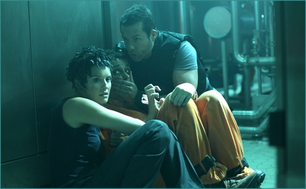 Maggie Grace, Guy Pearce, Lock Out