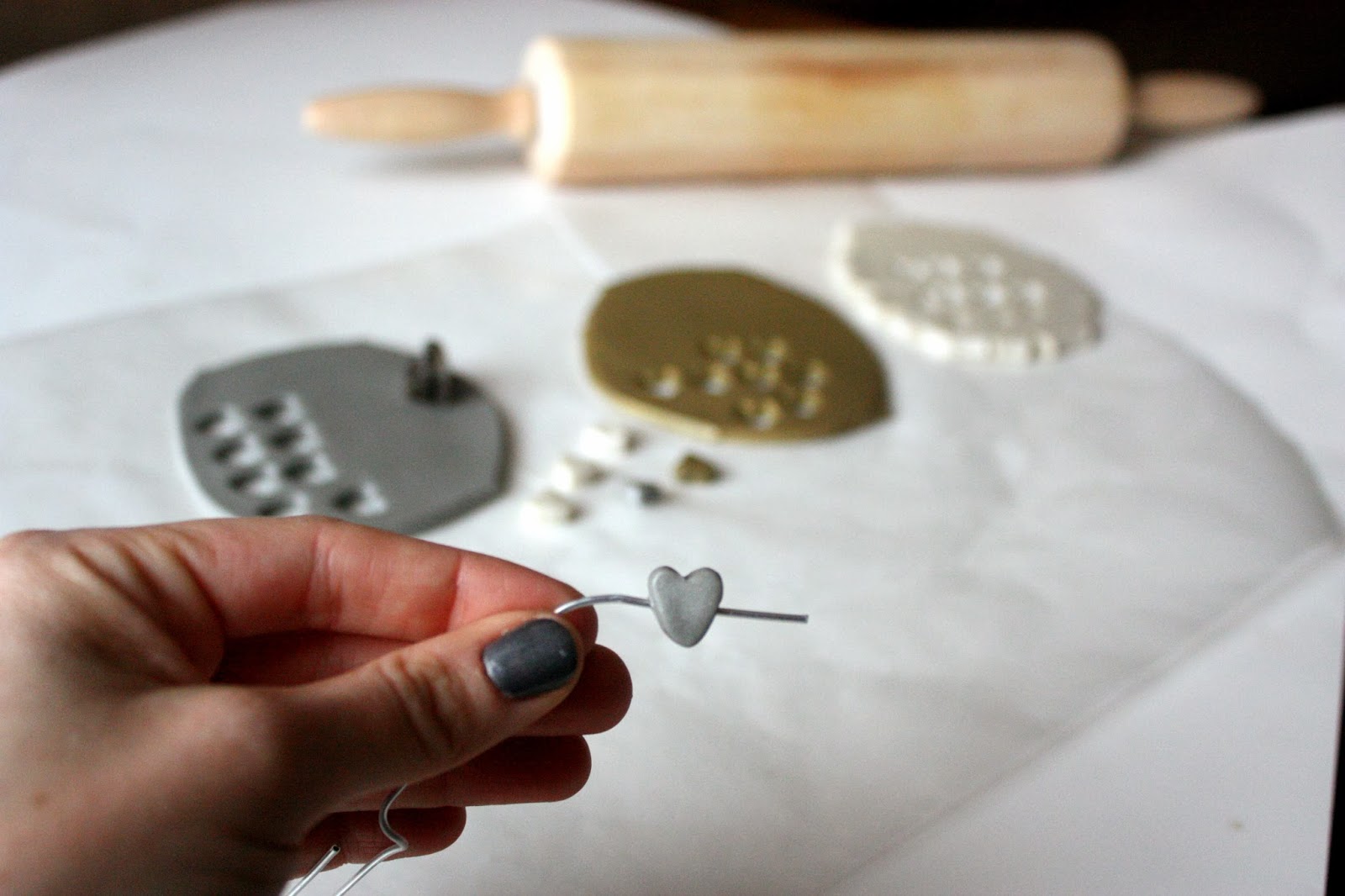 The Pretty Life Girls: PLA DIY: Hand-Painted Clay Heart Necklaces