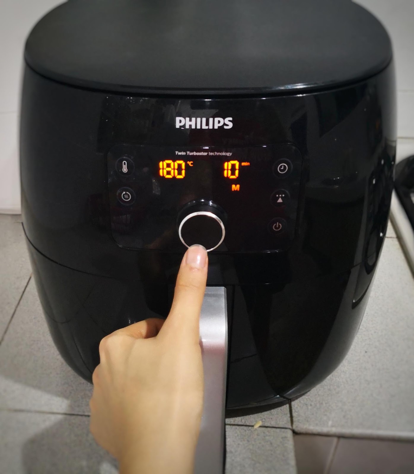 [Recipe] Baked Durian Mooncakes Using Philips XXL Airfryer The