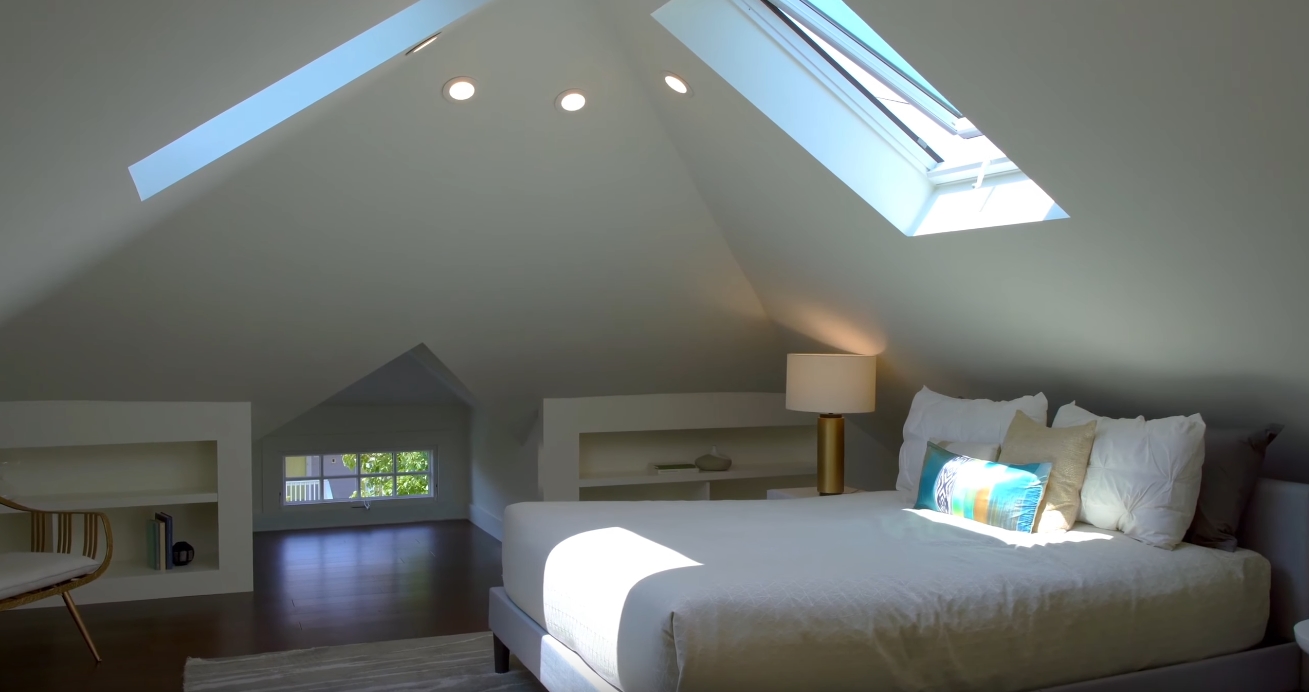 14 Photos vs 5724 Gaskill St, Oakland, CA vs. Home Interior Design Tour