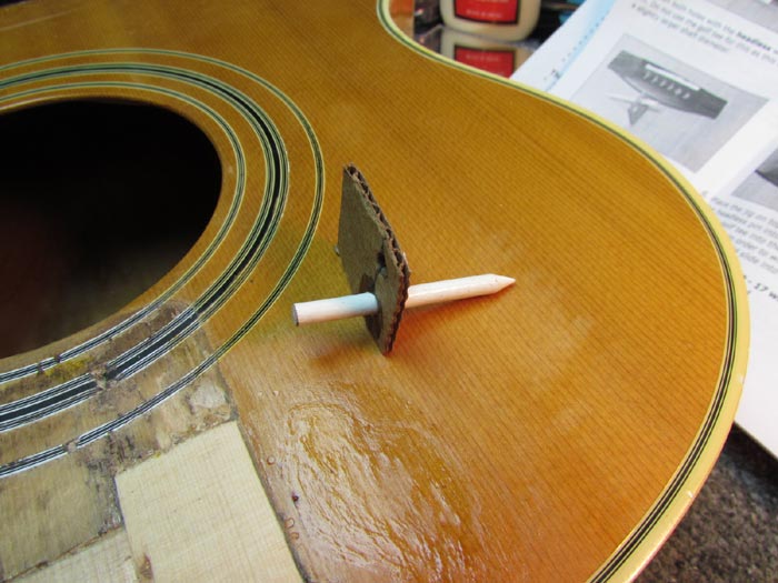 Installing a K&K Pure Mini Pickup on the Guild F50 Crawls Backward