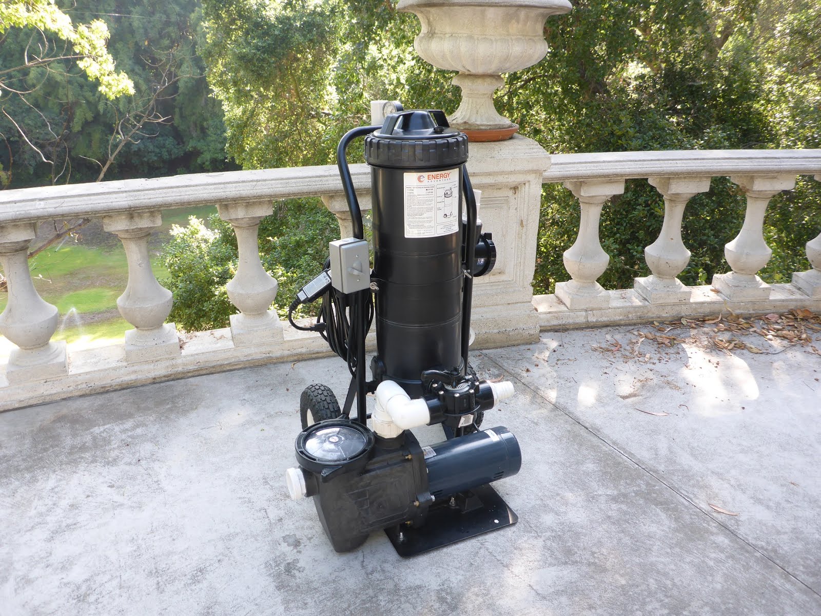 Swimming Pool Tips & Reviews Mini Vac II Portable Pool Vacuum System