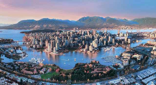 Travelhoteltours has amazing deals on Vancouver Vacation Packages. Book your customized Vancouver packages and get exciting deals. Save more when you book flights and hotels together. Head to Vancouver and experience its wonderful range of attractions.