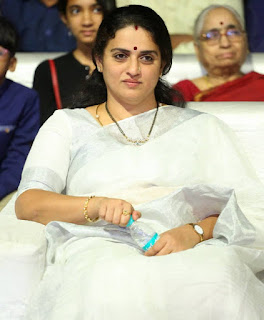 Beautiful Indian Actress Pavitra Lokesh Stills In White Saree Navel Queens Beautiful Indian Actress Pavitra Lokesh Stills In White Saree Navel Queens