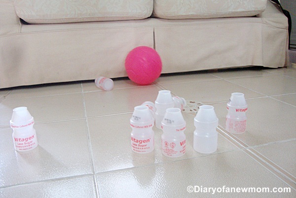 Toddler Activities : Bowling with Empty Bottles