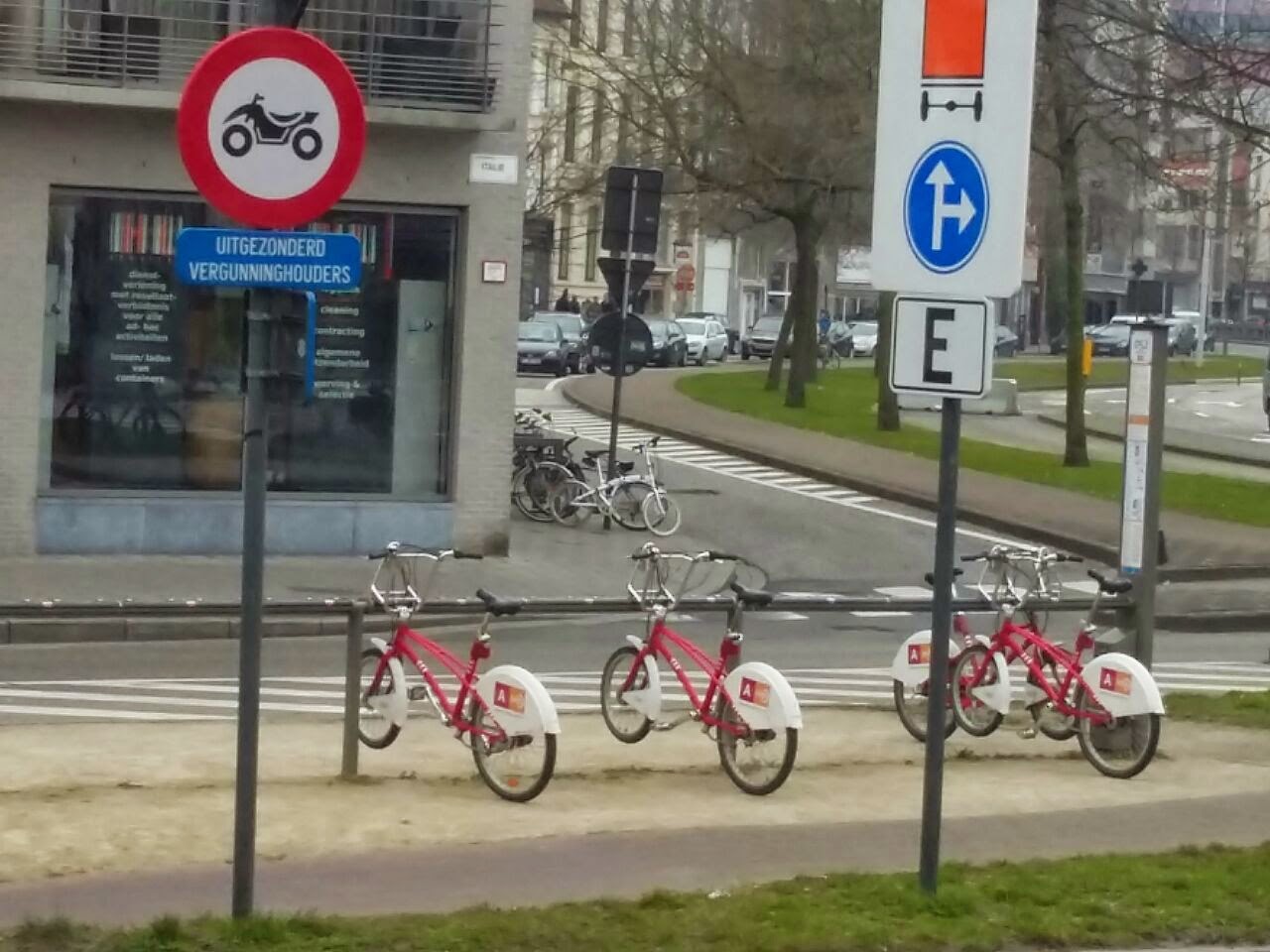 Persewaan sepeda untuk keliling di Antwerp