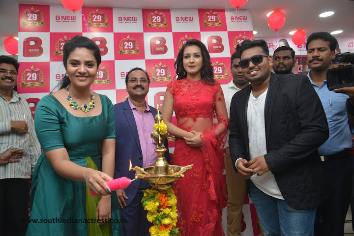 Catherine Tresa B New Mobile Store launch