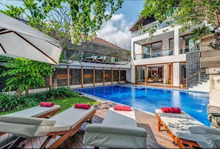 Dijual Villa Pantai Petitenget Bali