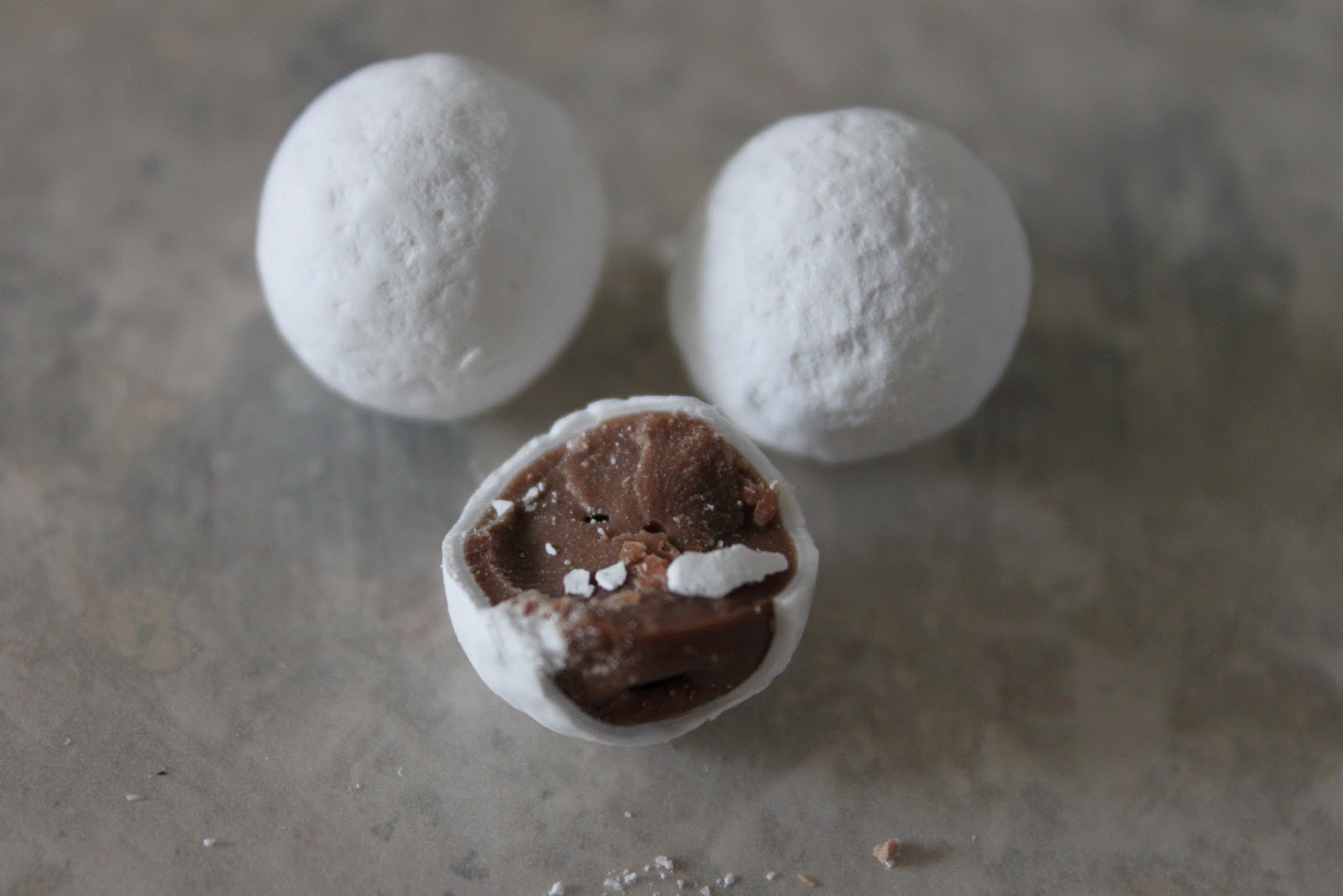 Tea Time Product Reviews Lindt Excellence Wasabi Dark Chocolate Bar, and Cadbury Snow Bites