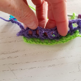 Intermeshing crochet tutorial for Window to the Whirl Blanket by Felted Button