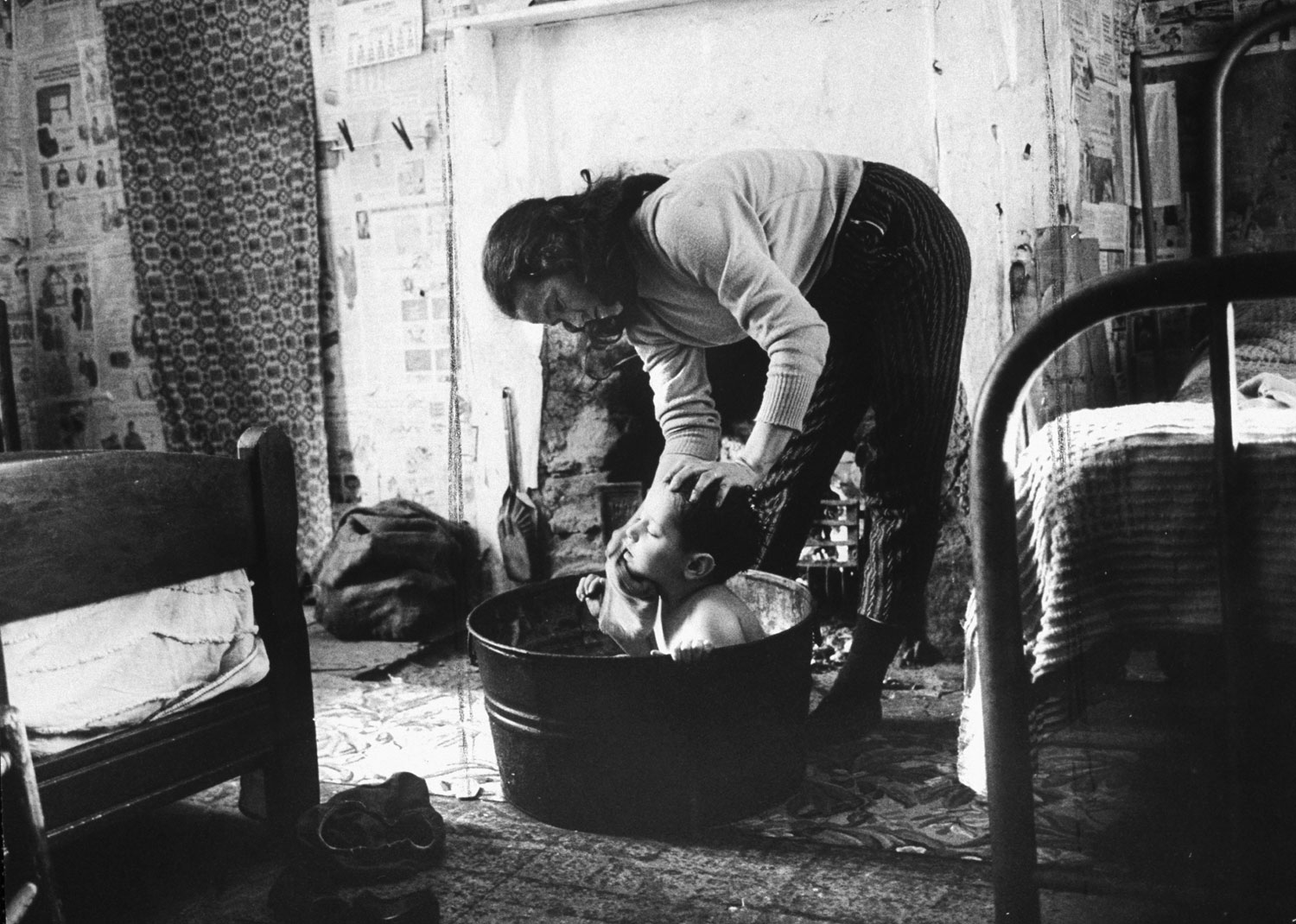 The Valley of Poverty 35 Amazing Photographs Capture Daily Life of