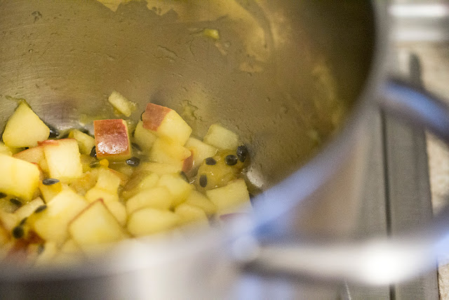 Apfel und Passionsfrucht