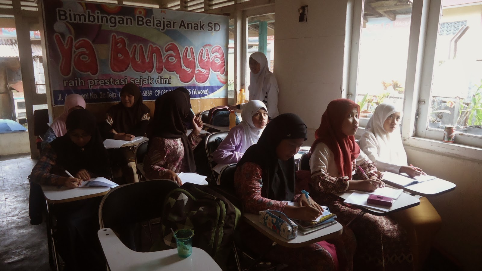 10 Cara Menjadi Orang Pintar di kelas Ya Bunayya