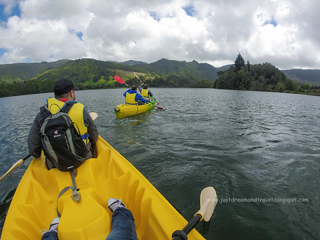 kayak_blue-lake.jpg