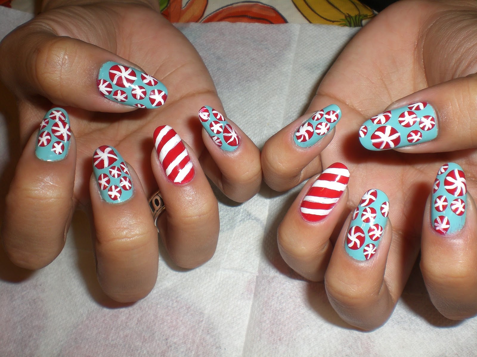 Oh Me! Oh My!: Christmas Mani: Peppermint Candies