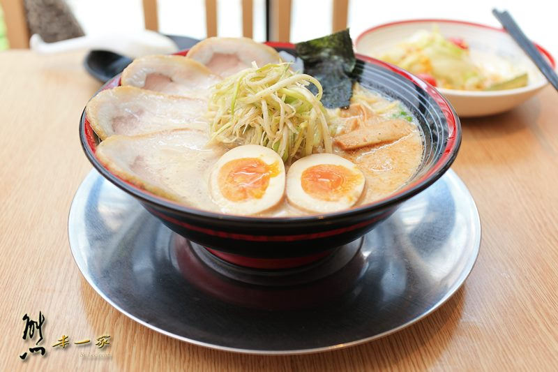 捷運忠孝敦化站排隊美食|屯京拉麵
