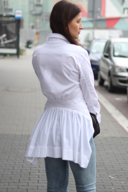 porady stylisty, biała koszula, bluzka, trendy, must have, must have sezonu, olivia palermo