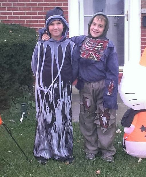 ghoul costume and zombie Halloween costume