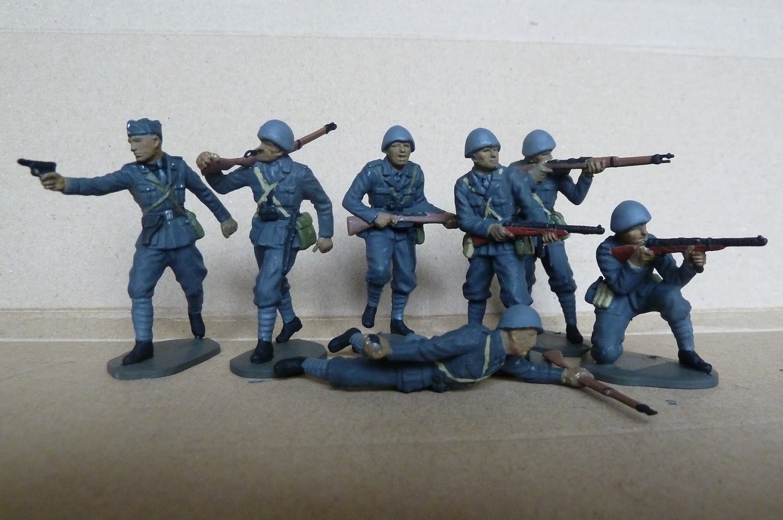 Новости 1 32. Airfix солдатики 1 32. Airfix Toy Soldiers 1/32 German Infantry. Солдатики 1 32 Фольксштурм WWII. Airfix Soldiers 1/32 Italy.