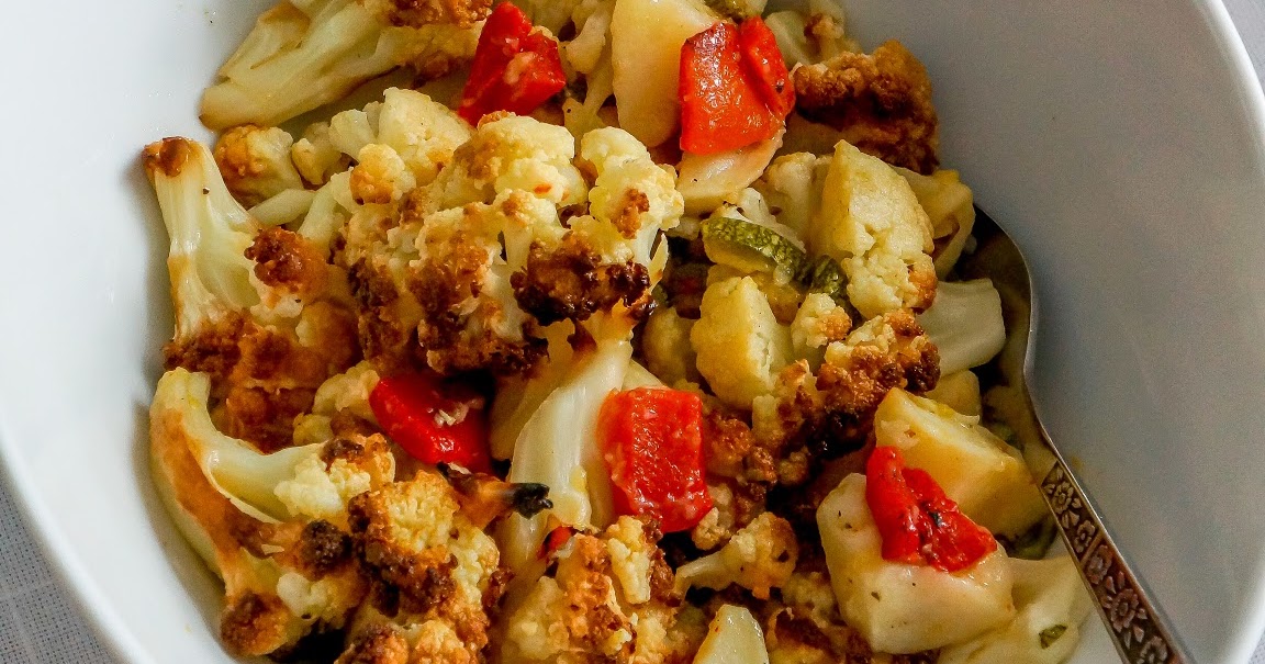 Roasted cauliflower, zucchini and red pepper salad