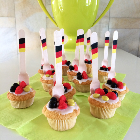 Binedoro: backen â süÃ, süÃer, schwarz rot gold