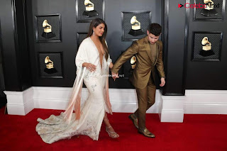 Priyanka CHopra in Lovely Evening Gown without Front Buttons at Grammy Awards 2020 ~  bollycelebs.in Exclusive Pics 007