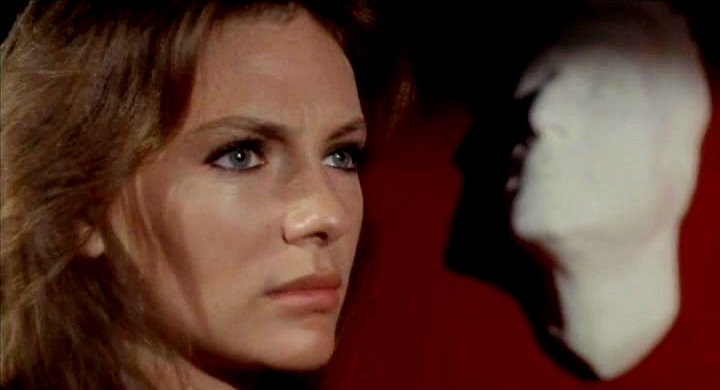 Jacqueline Bisset as Paula Clarkson / The Mephisto Waltz (1971) / 67 Caps.