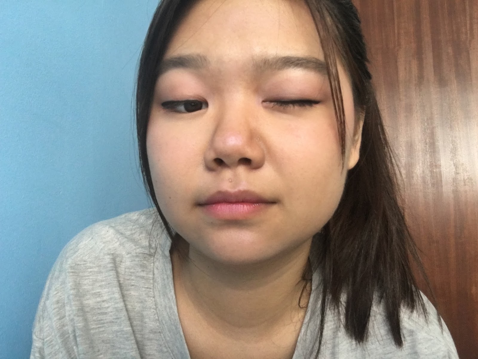 How to wink attractively