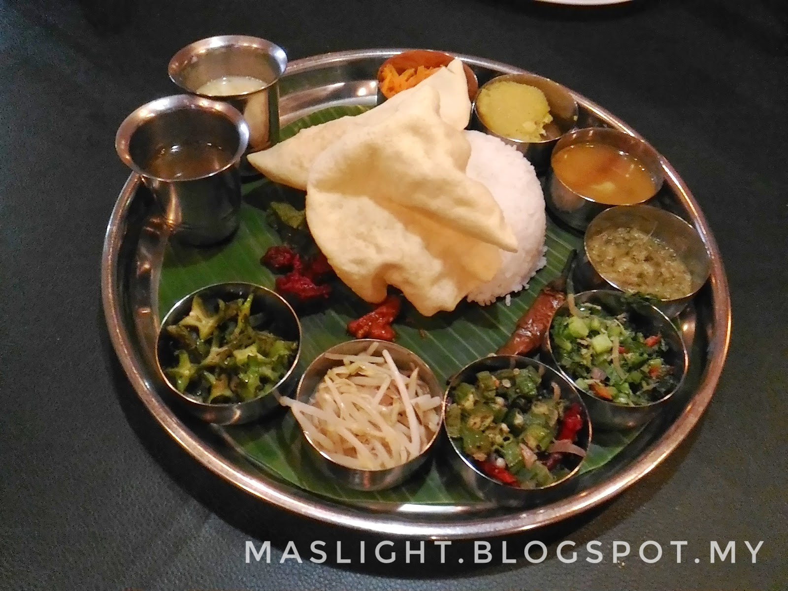 the life of a psychotic weirdo MASLIGHT'S BLOG [Food] Radha's at the