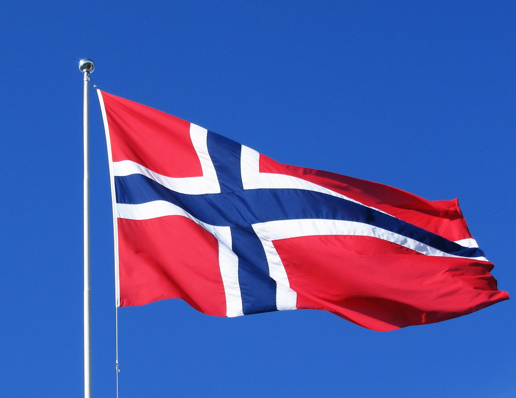 https://4.bp.blogspot.com/-L6tHGGqDHqo/WbNbtErO9QI/AAAAAAAAGHc/PdeHhZKESH40bo1z7rNHP5oWFEYaGG__QCLcBGAs/s1600/bandera-noruega.jpg