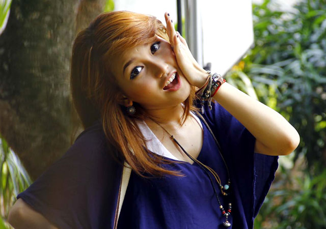 Ayu Ting Ting - Lirik Lagu Alamat Palsu dan Video A yu Ting Ting Ayu Ting Ting - Lirik Lagu Alamat Palsu dan Video Ayu Ting Ting