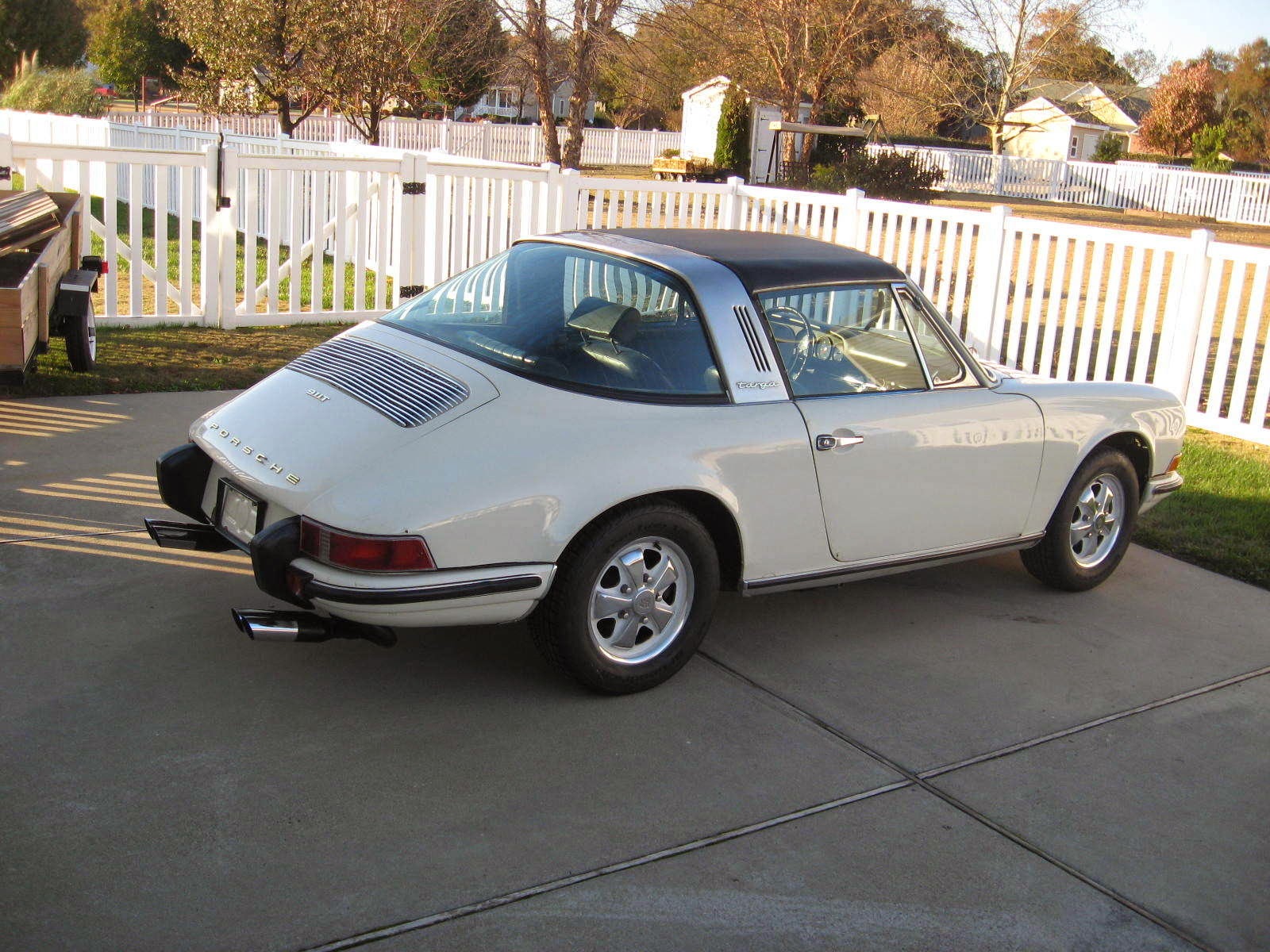 White 1969 Porsche 911T 2.0L Targa - Buy Classic Volks