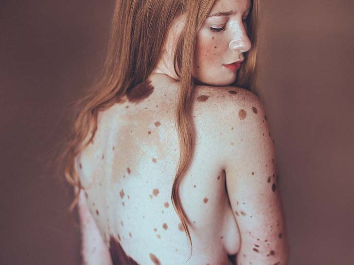 Domina freckles smalltits model