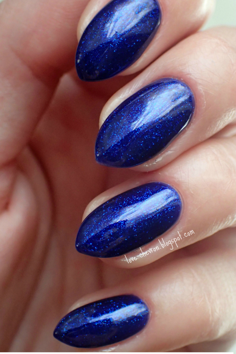 Semilac Glitter Indigo 087 Semilac kolor 087 na paznokciach