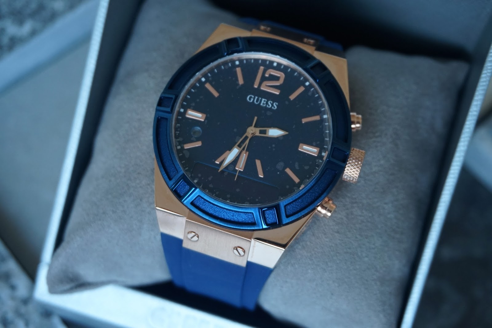 guess bluetooth watch