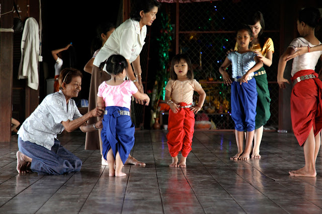 Apsara Arts Association (AAA). Photographie par Mike Krause (CC) Apsara Arts Association (AAA). Photographie par Mike Krause (CC)