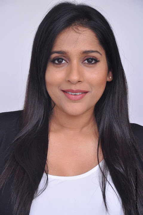 Rashmi Gautam at Next Nuvve Movie Interview