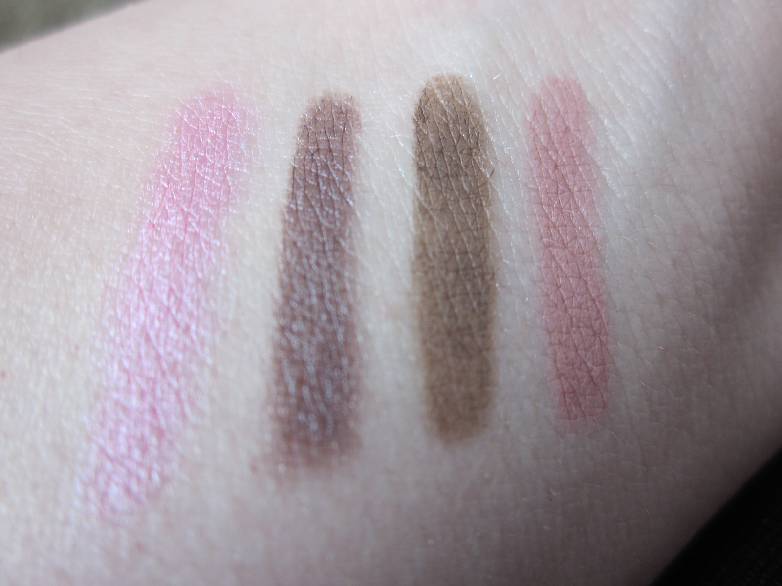 La+Femme+Blush+Swatches+122.jpg