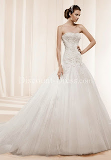  Princess Strapless Lace Tulle Court wedding Dress