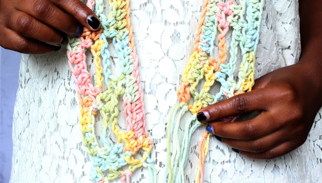 DIY // Spring Skinny Fringe Crochet Scarf // Free Crochet Pattern!