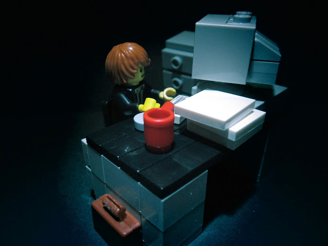 MOC LEGO - A trabalhar até tarde