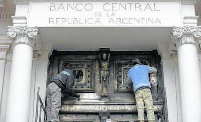 El saqueo oficial