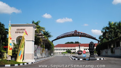 Akademi Keperawatan dan lingkungan belajar khususnya di Bali