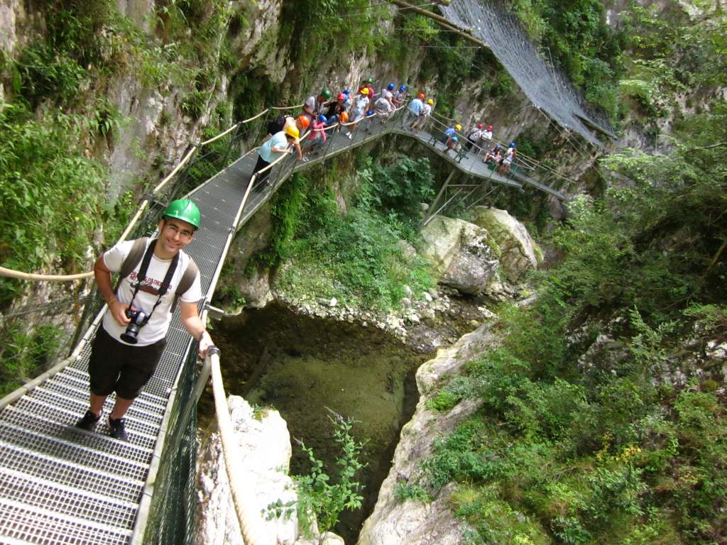 Recorrido por las Gorges de la Fou, uno de los cañones más estrechos y largos del mundo