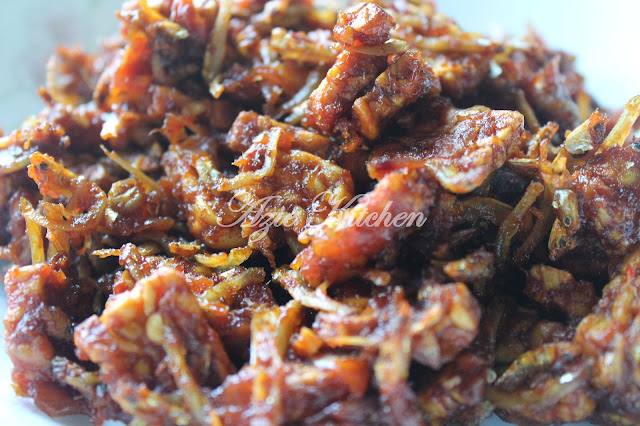 Tempe Goreng Sambal Dengan Ikan Bilis