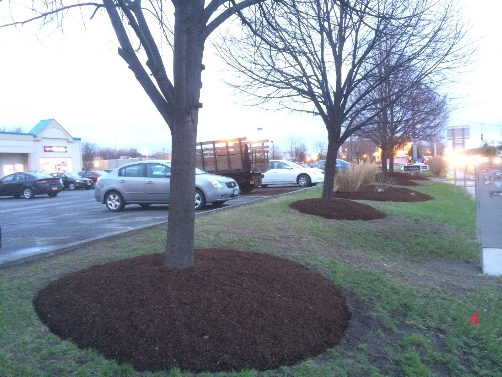 Bryk City Landscaping Mulch Spreading