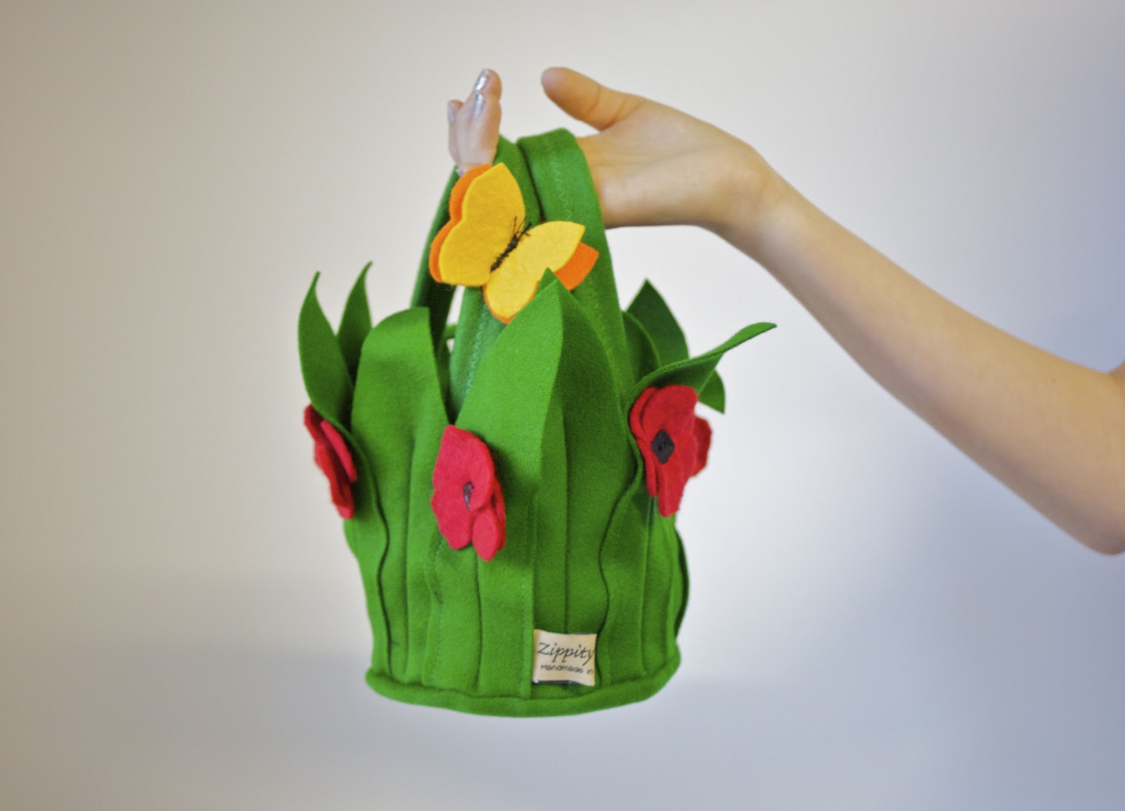 Zippity Doo dah; flowers made from vintage zippers