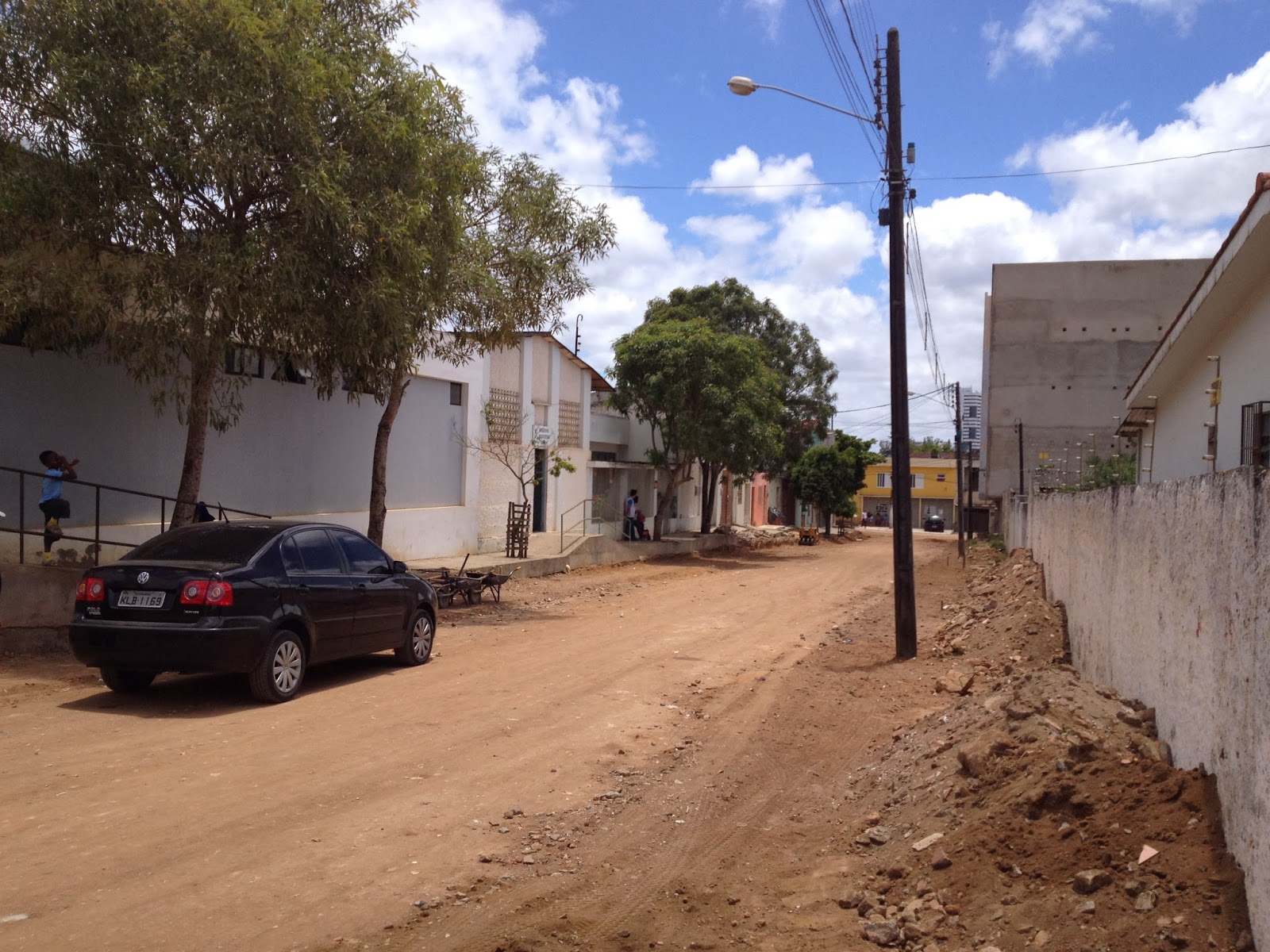 BLOG DO ROBERTO ALMEIDA: PREFEITURA DE GARANHUNS ASFALTA RUAS QUE